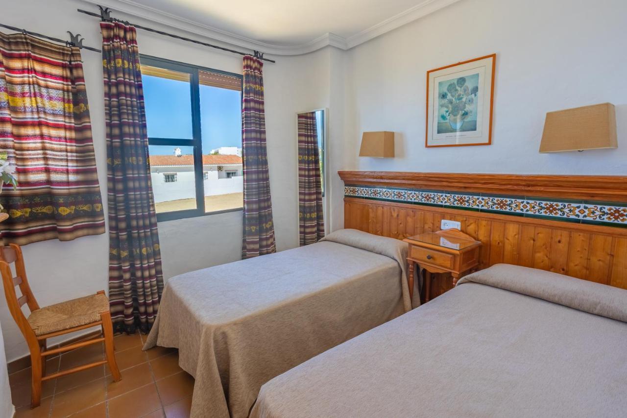 Apartamentos El Roqueo Conil De La Frontera Exterior photo